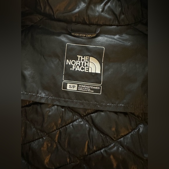 Thermos all North Face black vest. small. Like new - Picture 2 of 2